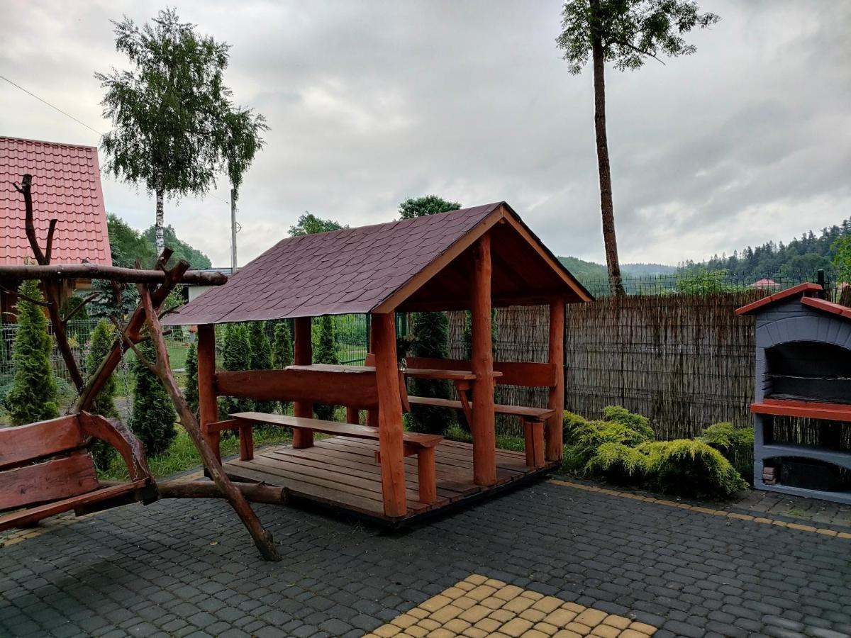 Domki I Pokoje U Borsa Lesko Exterior photo