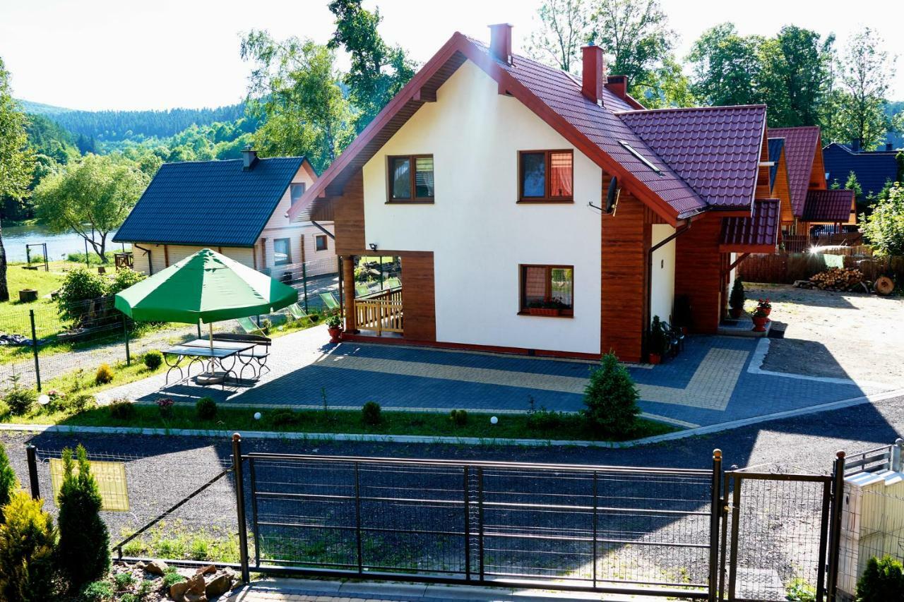 Domki I Pokoje U Borsa Lesko Exterior photo